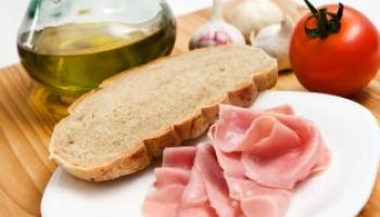 Jambon Pain Tomate Shutterstock 28960939.jpg